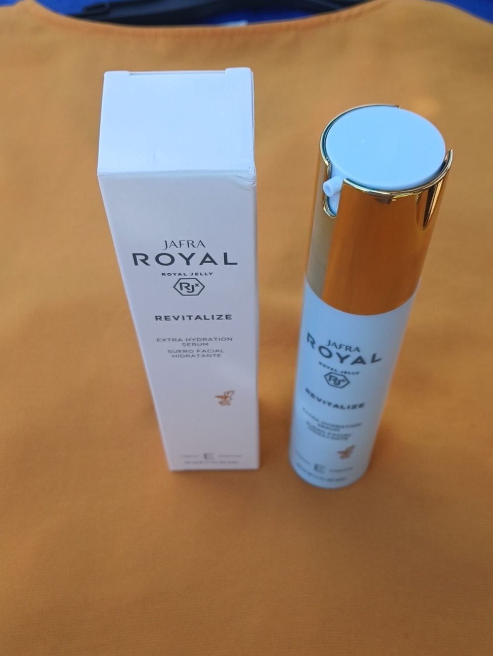 JAFRA Royal Revitalize Serum — White & Gold